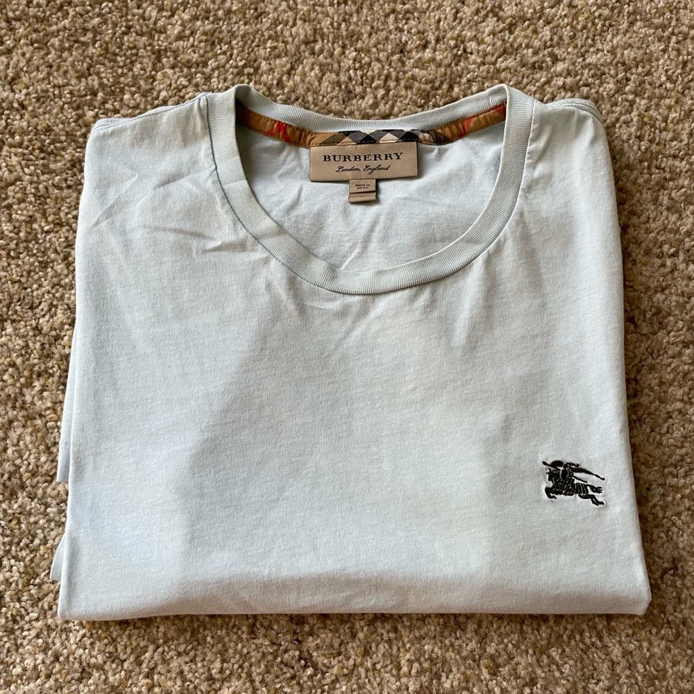 Men Burberry T-Shirt Medium - GREAT Condition
